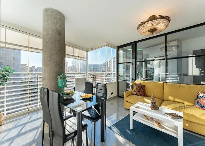 Coxy In Almaria Near Centre Torremolinos