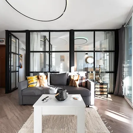 Coxy In Almaria Near Centre Torremolinos