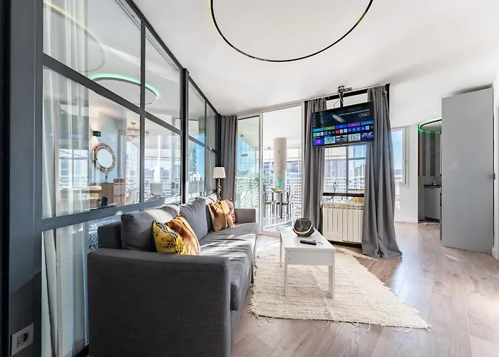 Coxy In Almaria Near Centre Torremolinos